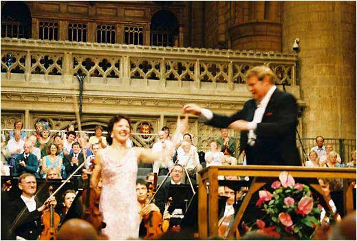 Tasmin and Richard Hickox - Gloucester Cathedral, 2004