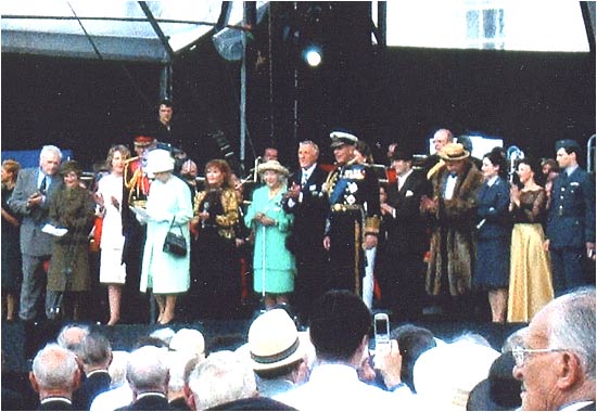 Tasmin on stage with HM The Queen